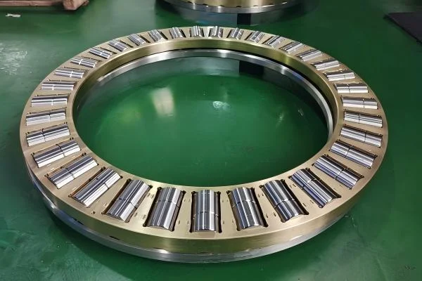 Thrust roller bearings